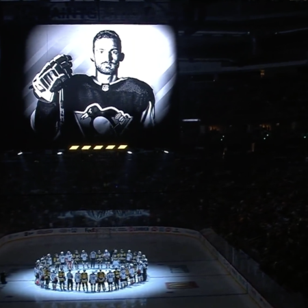 Koskettava NHL-video: Penguins muisti viikonlopun ottelussa menehtynyttä pelaajaansa